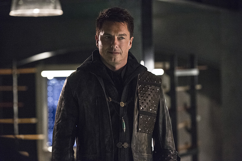Illustration for article titled The New Flash/Arrow Crossover Is a Crisis of Infinite Fun